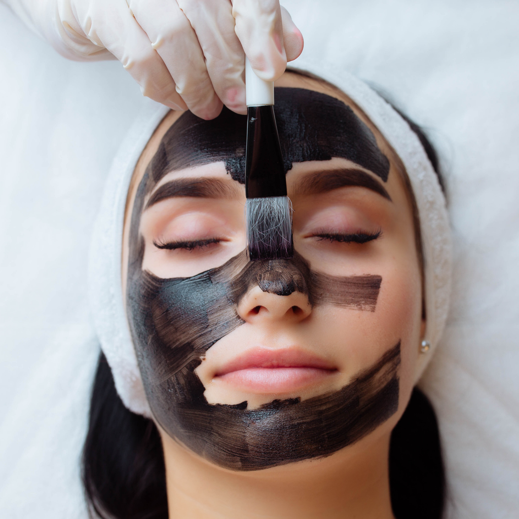 Hollywood Laser Peel trial $288 in Vancouver. Carbon facial with Spectra laser gently exfoliates, brightens, reduces pores & pigmentation with no downtime.